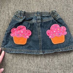 Gymboree Girls Denim Skirt with Cupcake Appliqués on Back pockets 3T Toddler